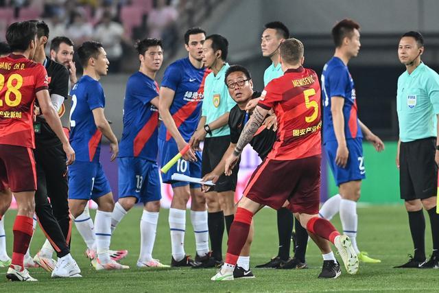 哈利8中0步行者负尼克斯 猛龙罚球大战胜76人