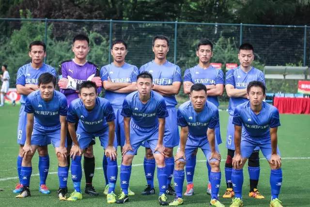 湖人官宣签回21岁前锋 夏季联赛场均4分3篮板