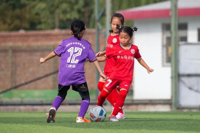 詹姆斯再砍30分超乔丹 湖人擒老鹰升至西部第4